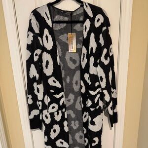 Chic Black and White Patterned Cardigan